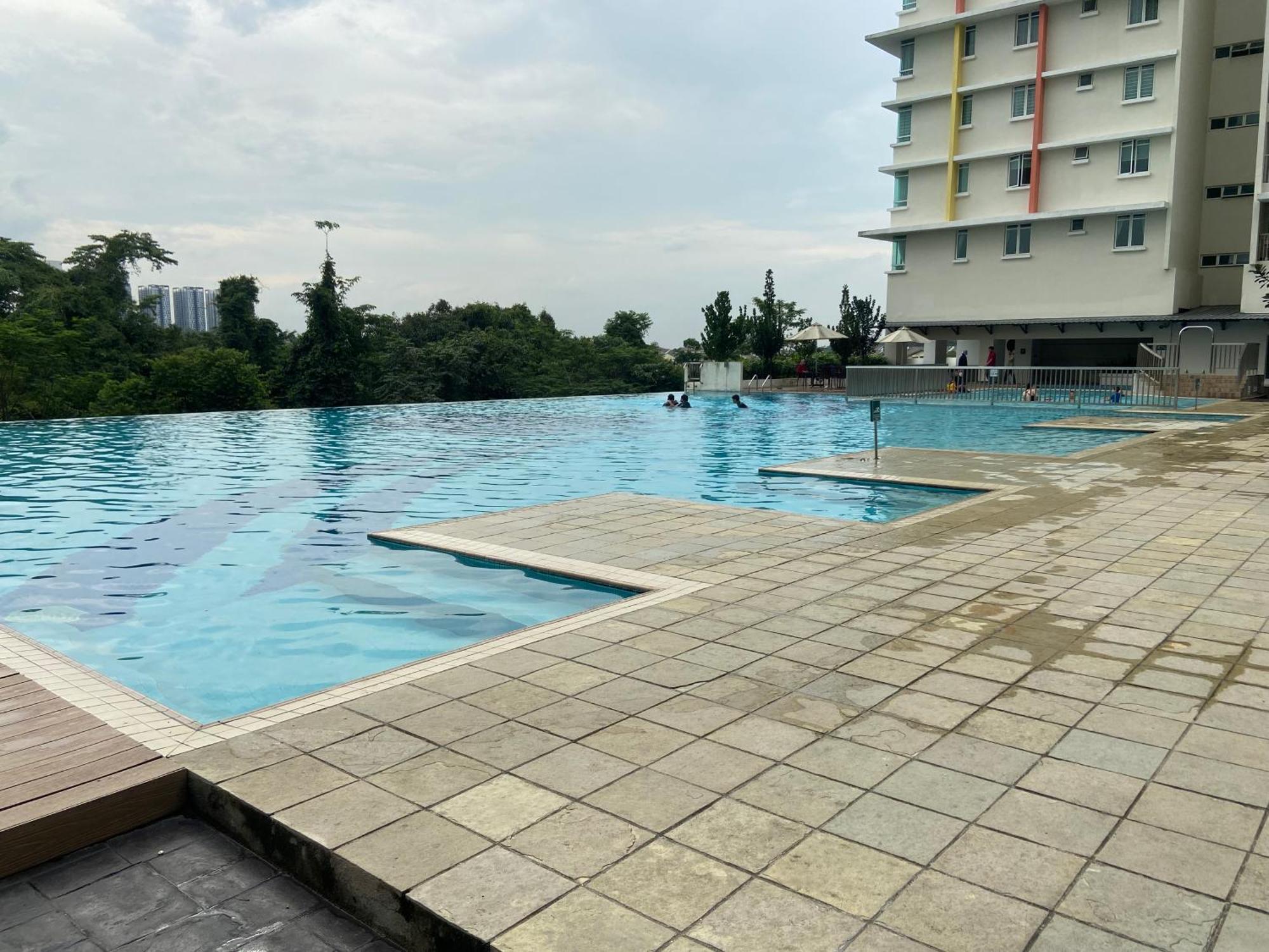 Apartament Suasana Damai Pj Sungai Buloh Zewnętrze zdjęcie